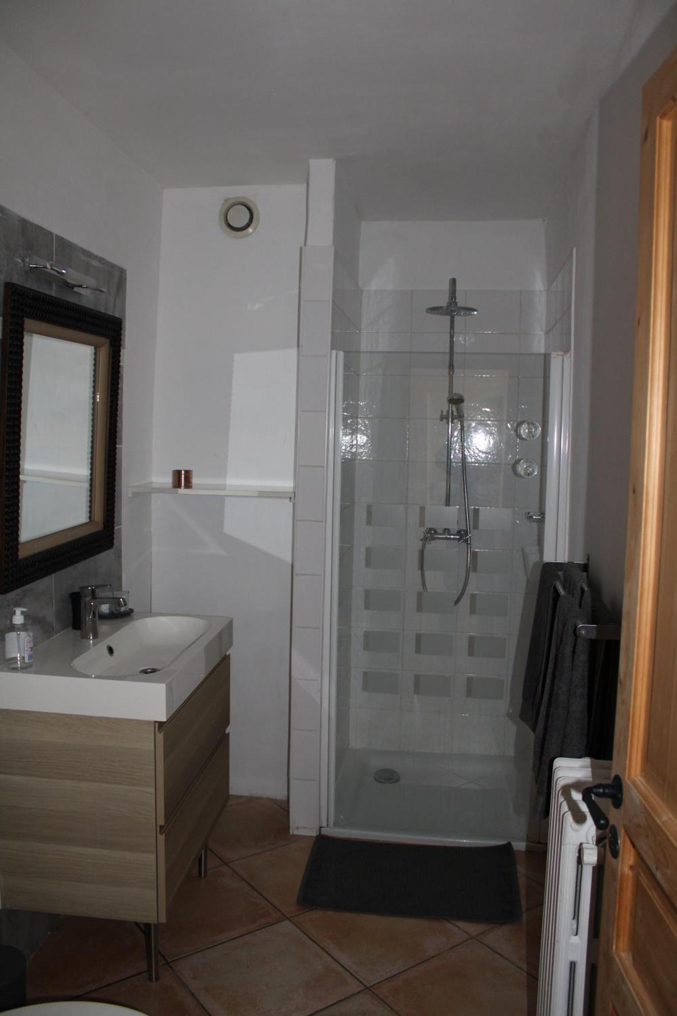 Agreable Appartement P2 Centre Ville Au Calme. Nimes Exterior photo
