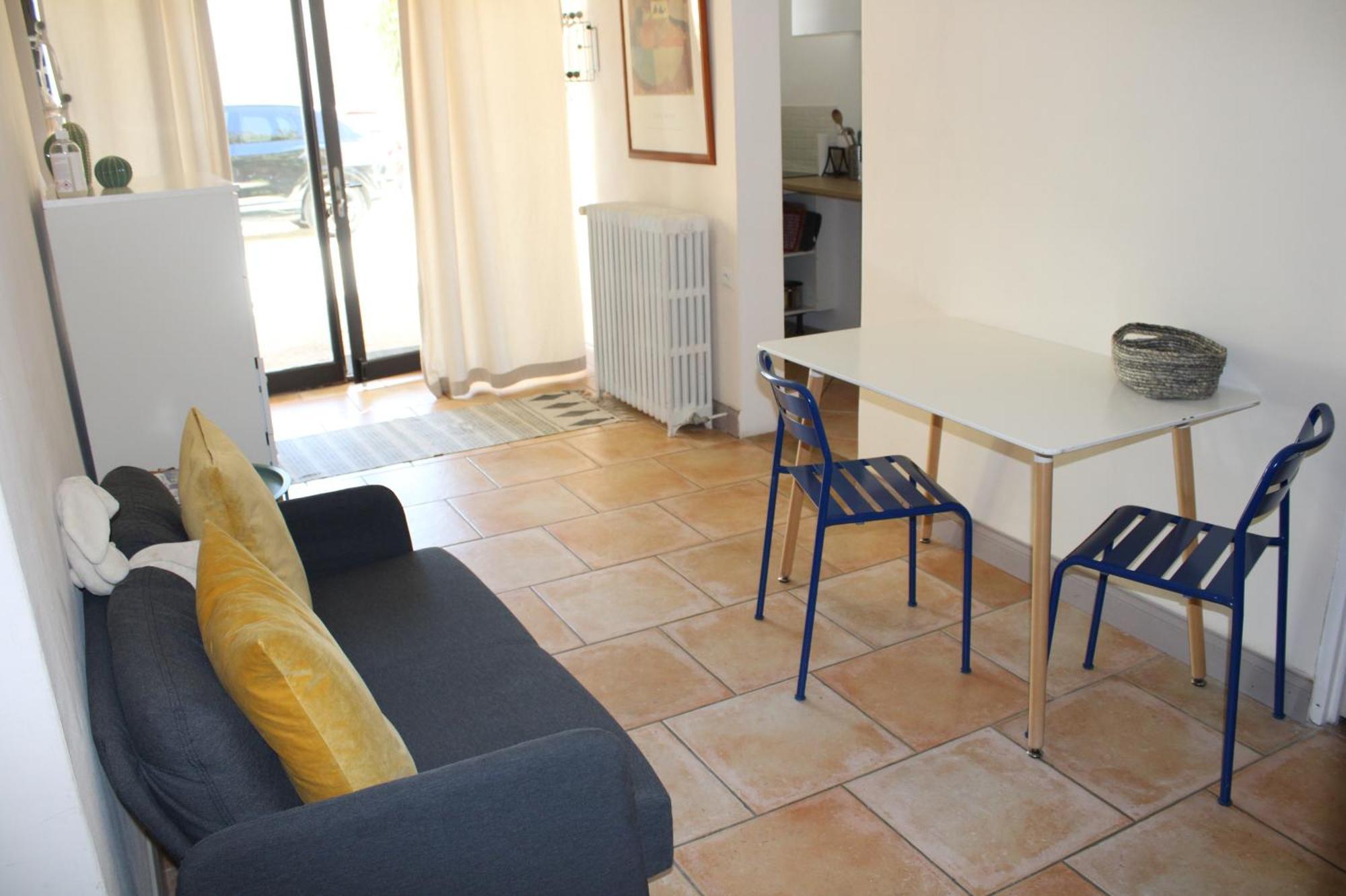 Agreable Appartement P2 Centre Ville Au Calme. Nimes Exterior photo